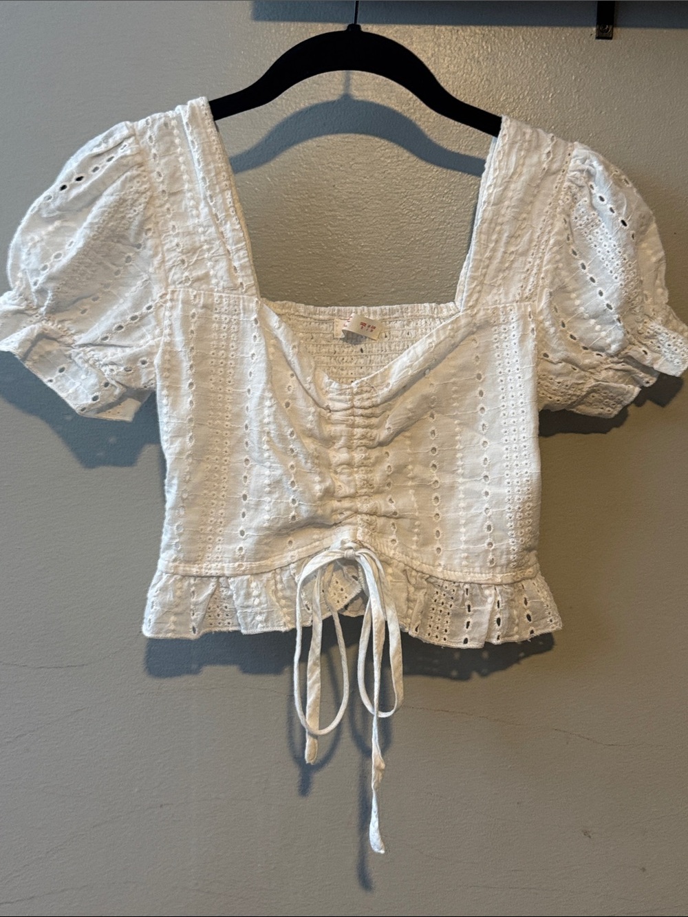 Romwe White Eyelet Lace-Up Puff Sleeve Crop Top